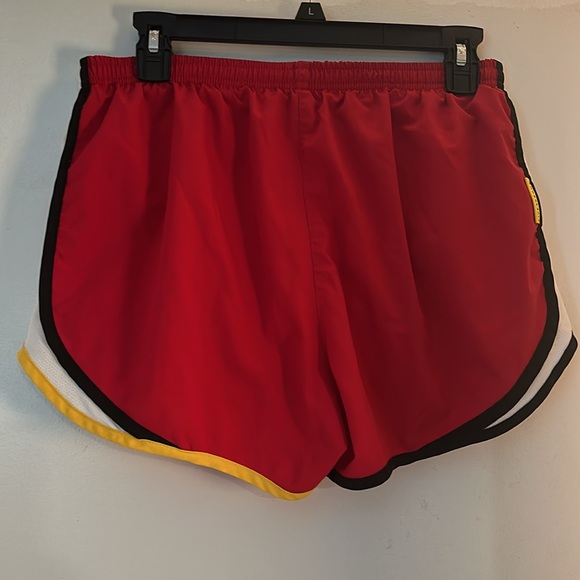 Nike live strong shorts - Picture 2 of 2